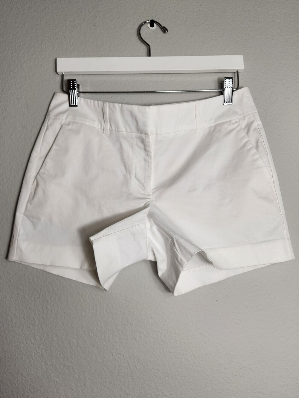 Ann Taylor Factory Wonens |2| White Mid Rise Twill Metro 4" Shorts